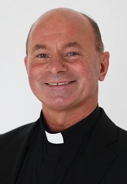 Pfarrer Mariusz Dolny k